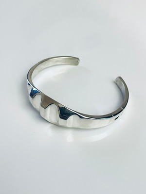 meian sterling silver bangle "Medallion"