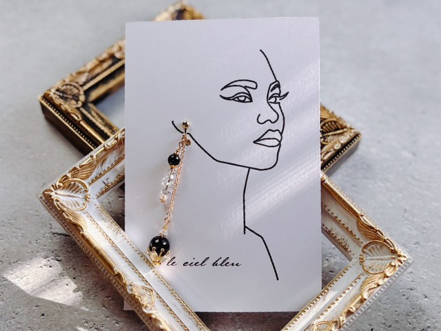 インパクト抜群華やかイヤリング　オニキス　ゴールド