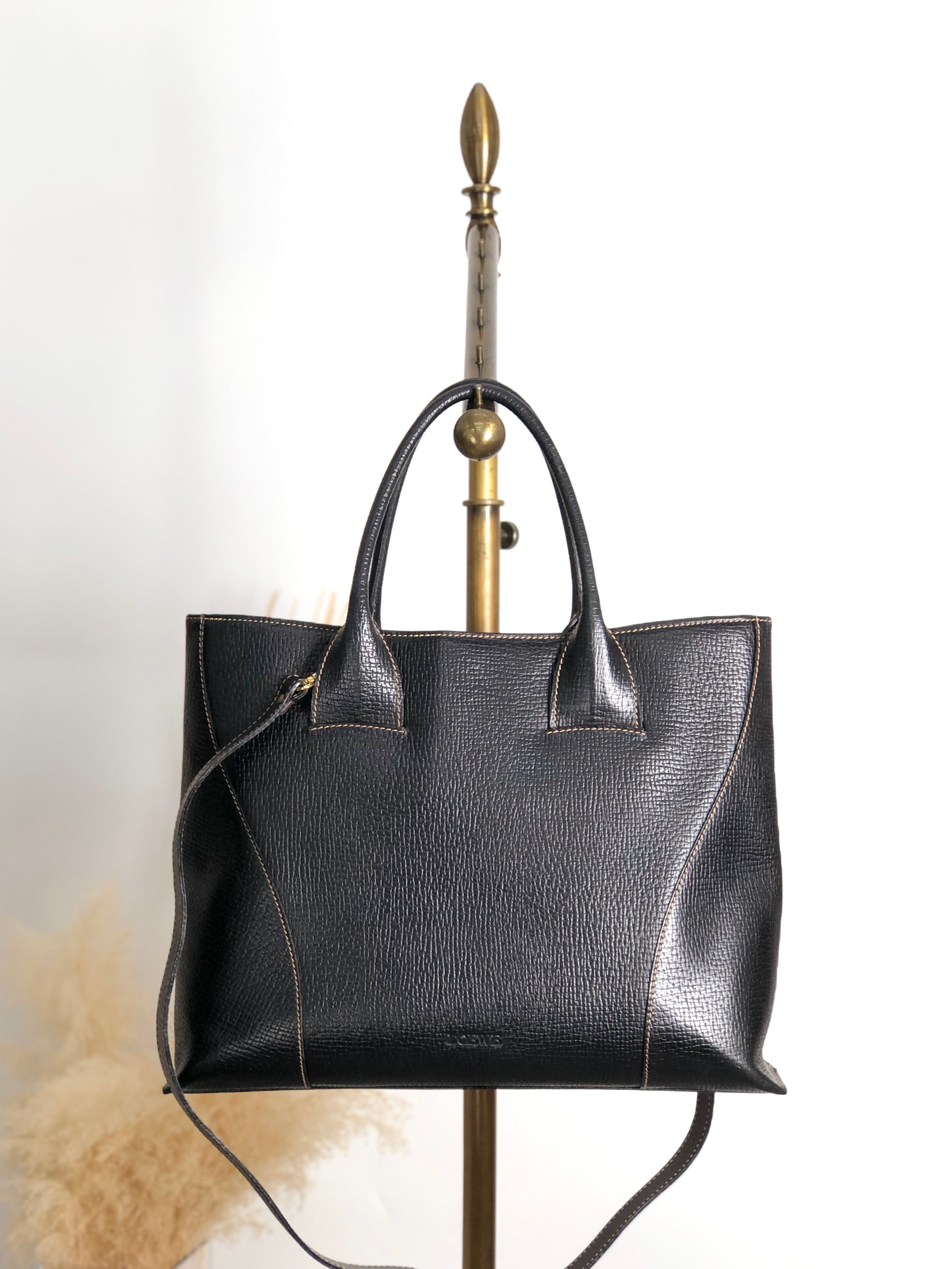 LOEWE ロエベ ハンドバッグ ブラック ロゴ型押し レザー トートバッグ 2WAY vintage ヴィンテージ オールド pfe4su