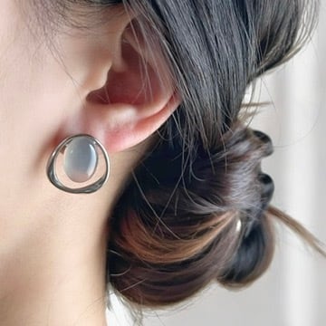 JORIE】金継ぎ風 世界にただ一つ アバロンシェルピアス サージカル