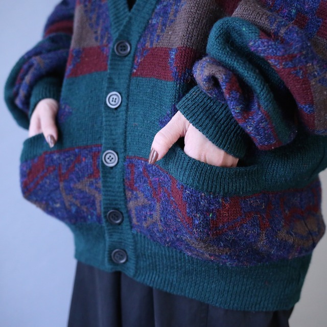 good coloring pattern over silhouette melange knit cardigan