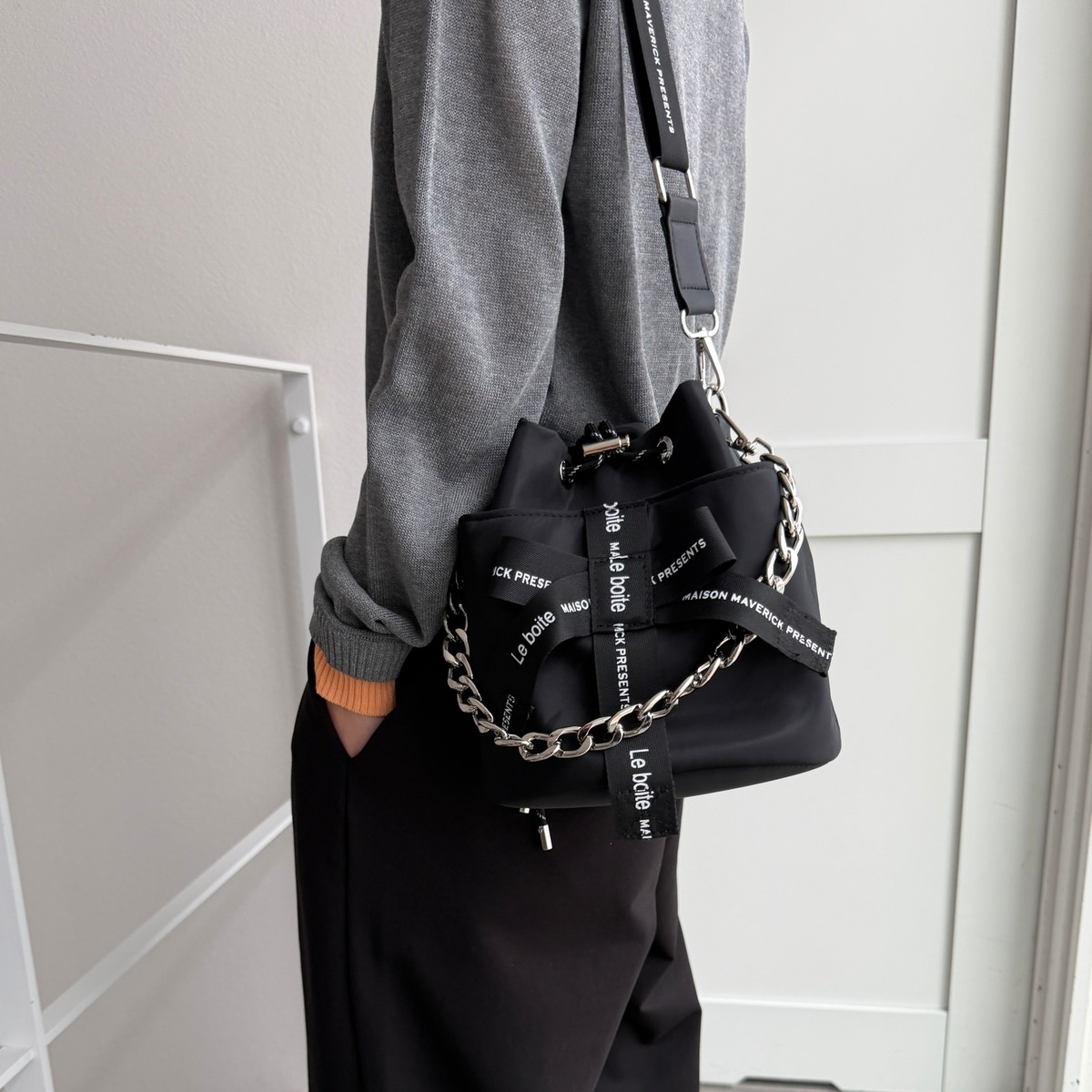 受注予約：7月中旬入荷予定】drawstring nylon ribbon mini bag/black 