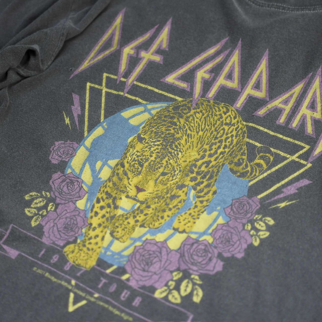 Def Leppard-Hysteria fade band tee
