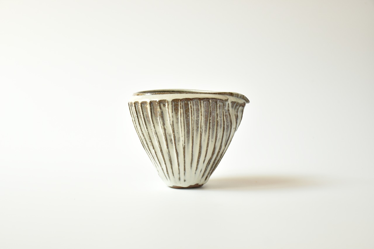 小代瑞穂窯 / 福田るい : しのぎ片口 酒器 縦しのぎ 白