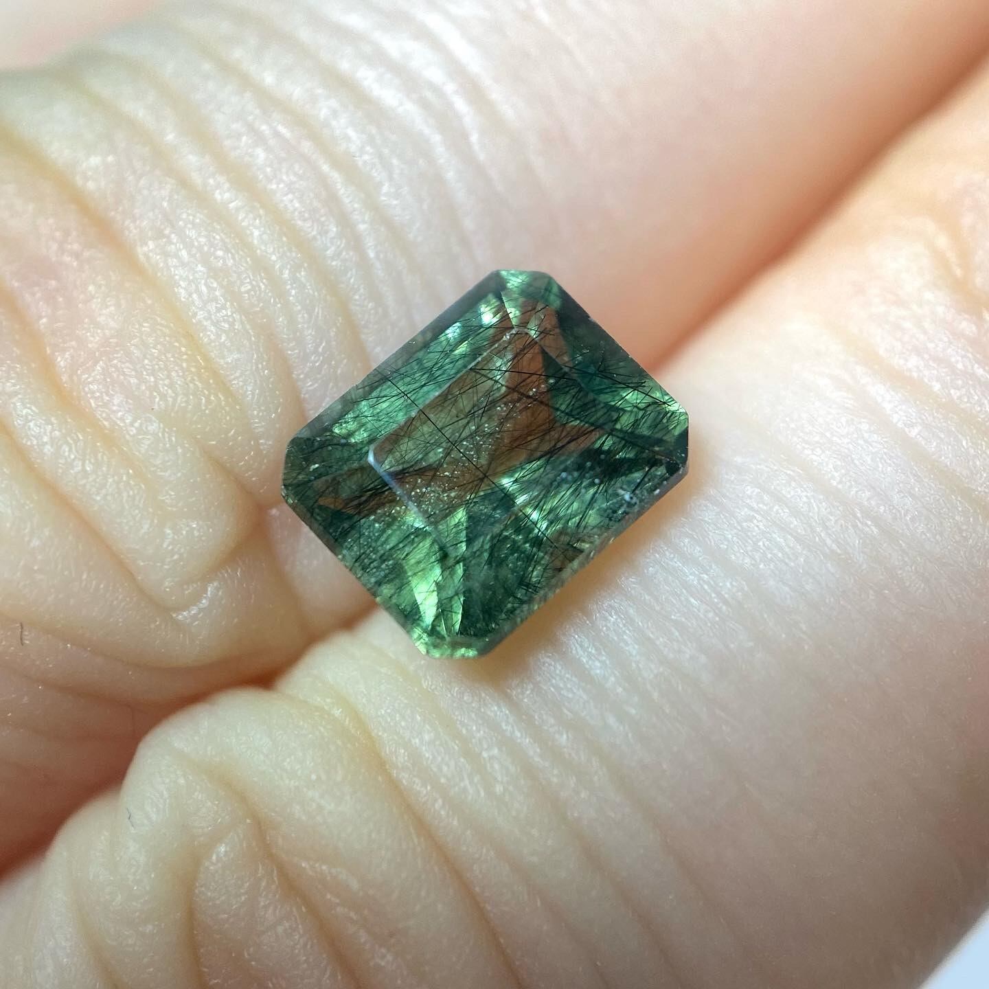 森香るルチルペリドット