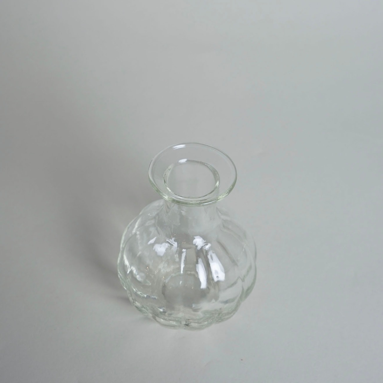 フラワーベース　アプリコ〈花瓶 / 一輪挿し / グリーン / ボトル / リューズガラス / ドライフラワー〉112444