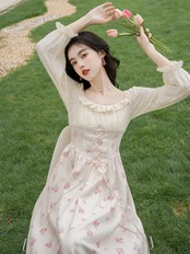 【0157】Lace Flower corset Style Long Sleeve Dress