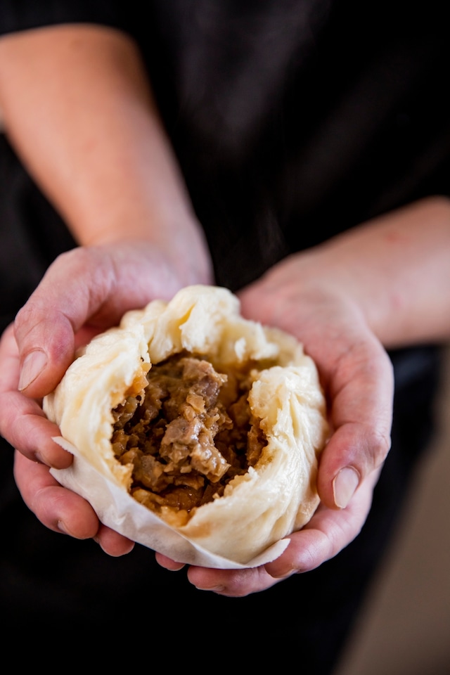 3月順次発送になります。ZIP！で紹介された豚まん、牛バラまん、トマロンポー2個ずつの計6個セット