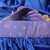 ベリーダンス オリエンタル 衣装 上下セット ブルー系 トップス スカート ラインストーン 装飾 豪華 光沢 青 紫 キラキラ スリット ダンス衣装 イベント ステージ 華やか かわいい パープル系 シルバー系