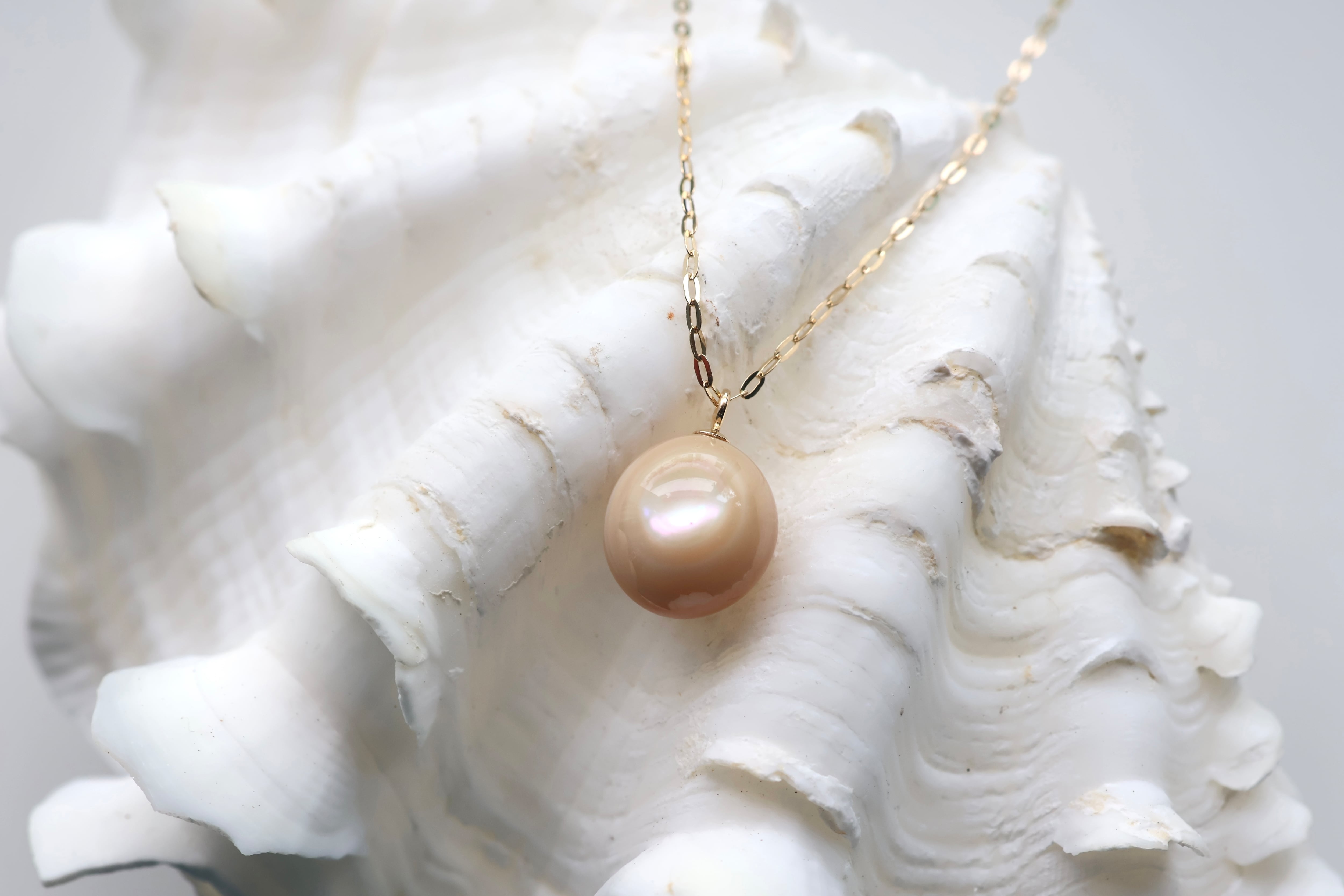 夜光貝のマクラメネックレス | 石垣島の夜光貝アクセサリーとヒマラヤ