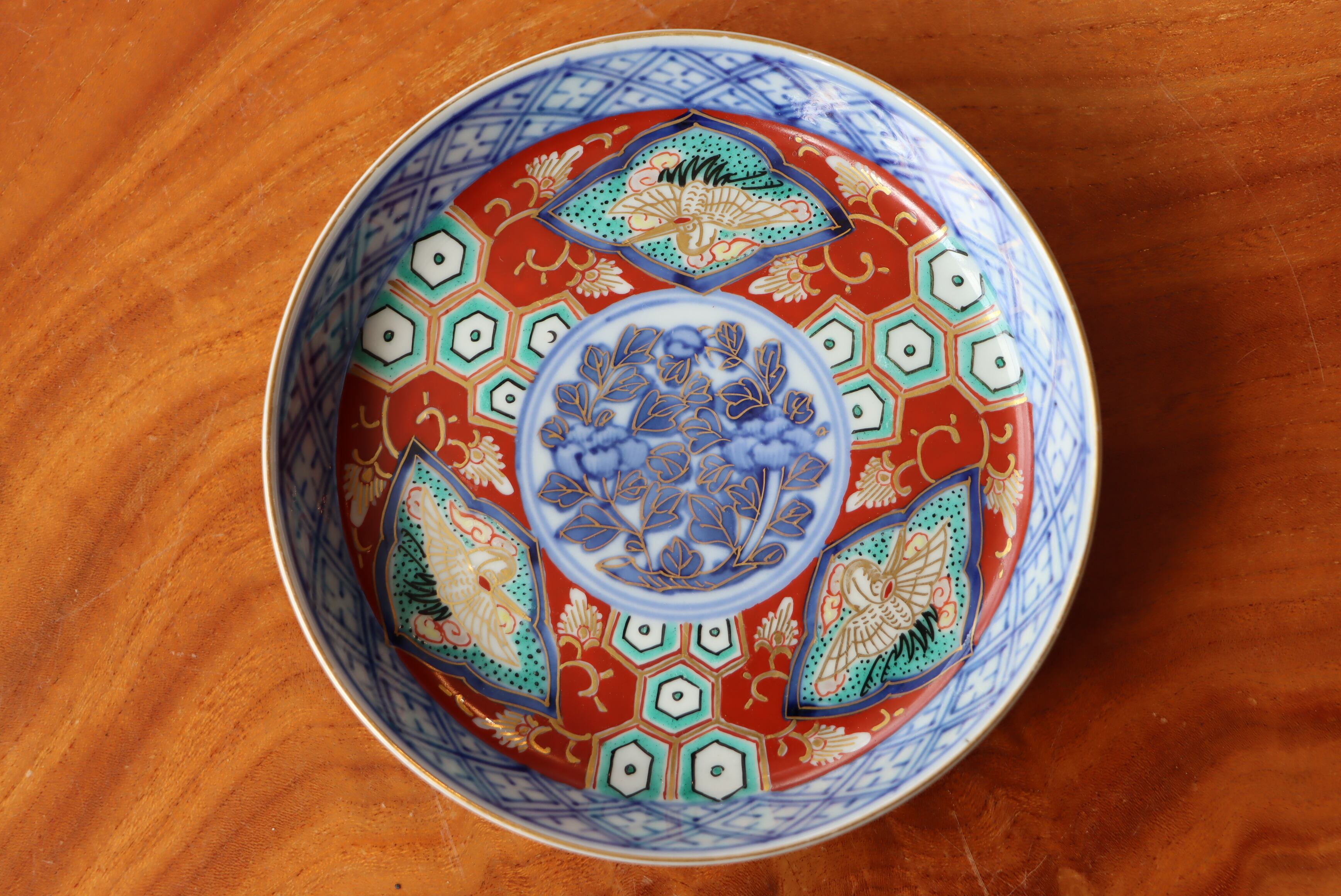 小皿 伊万里焼 色絵 鶴亀甲文 | (有)新原美術 小皿 伊万里焼 色絵 鶴亀甲文 | (有)新原美術
