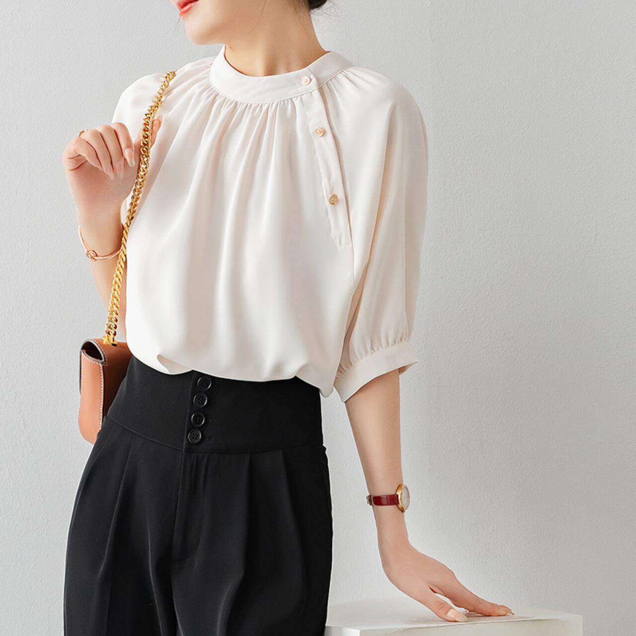 ラウンドネック サイドボタン シャツ