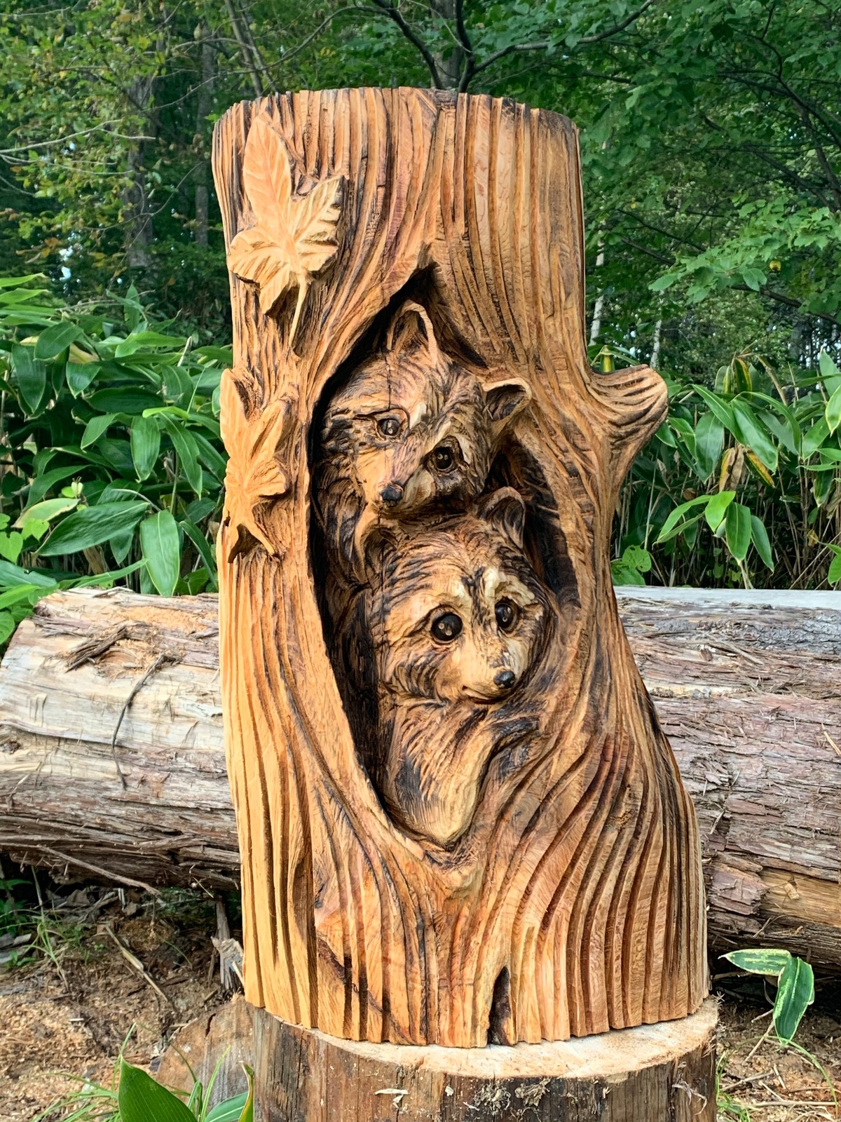 チェンソーアート(アライグマの親子) | Tree Spirits Art