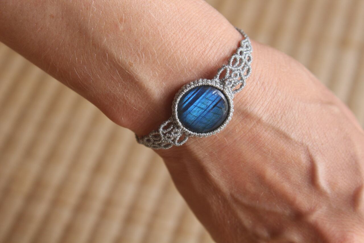 Labradorite micro macrame bracelet