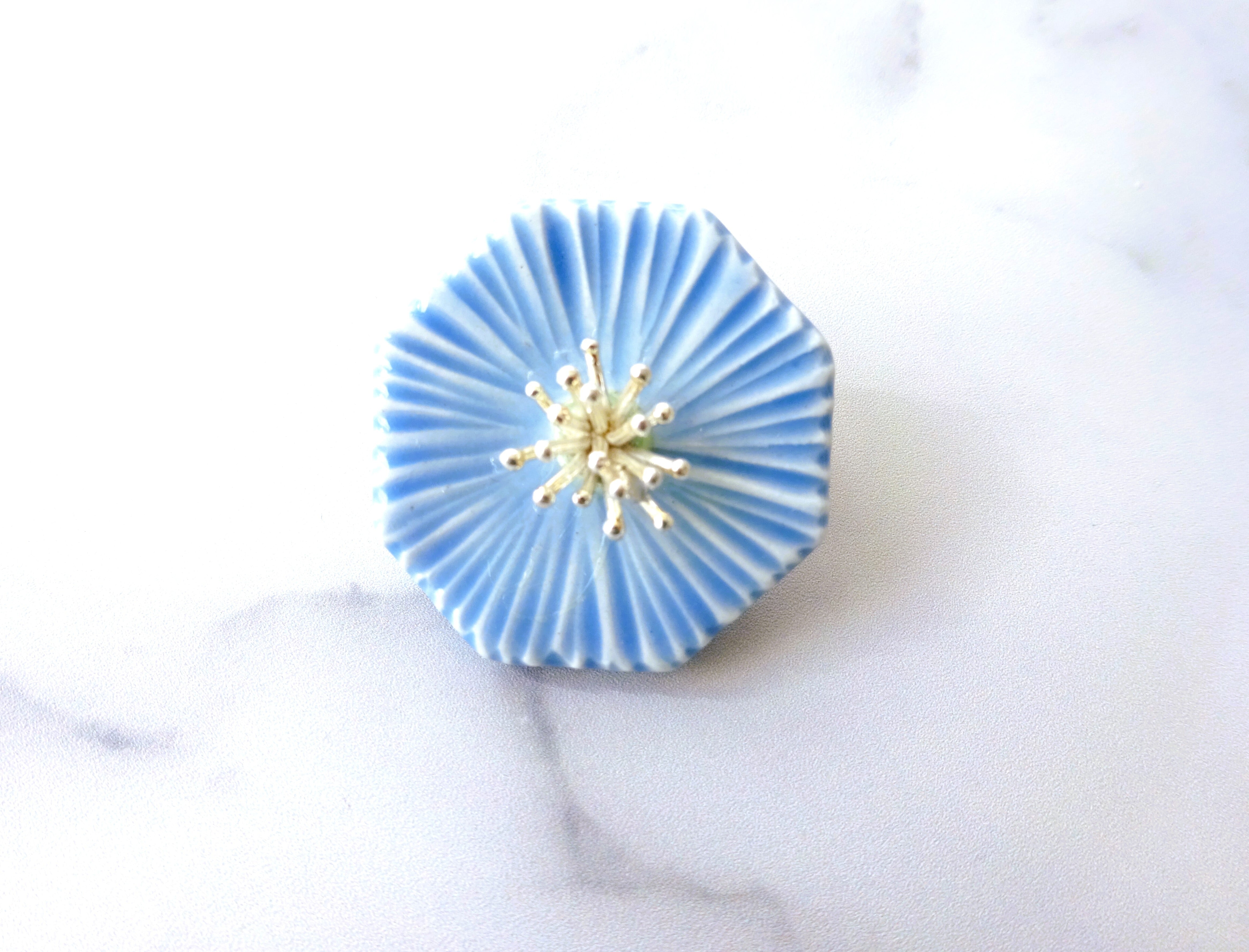 花のbroach（ミヤコワスレ）水色 | irodori