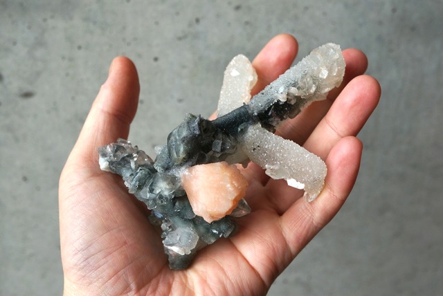 アポフィライト/スティルバイト/カルセドニー Apophyllite/Stilbite/Chalcedony 859