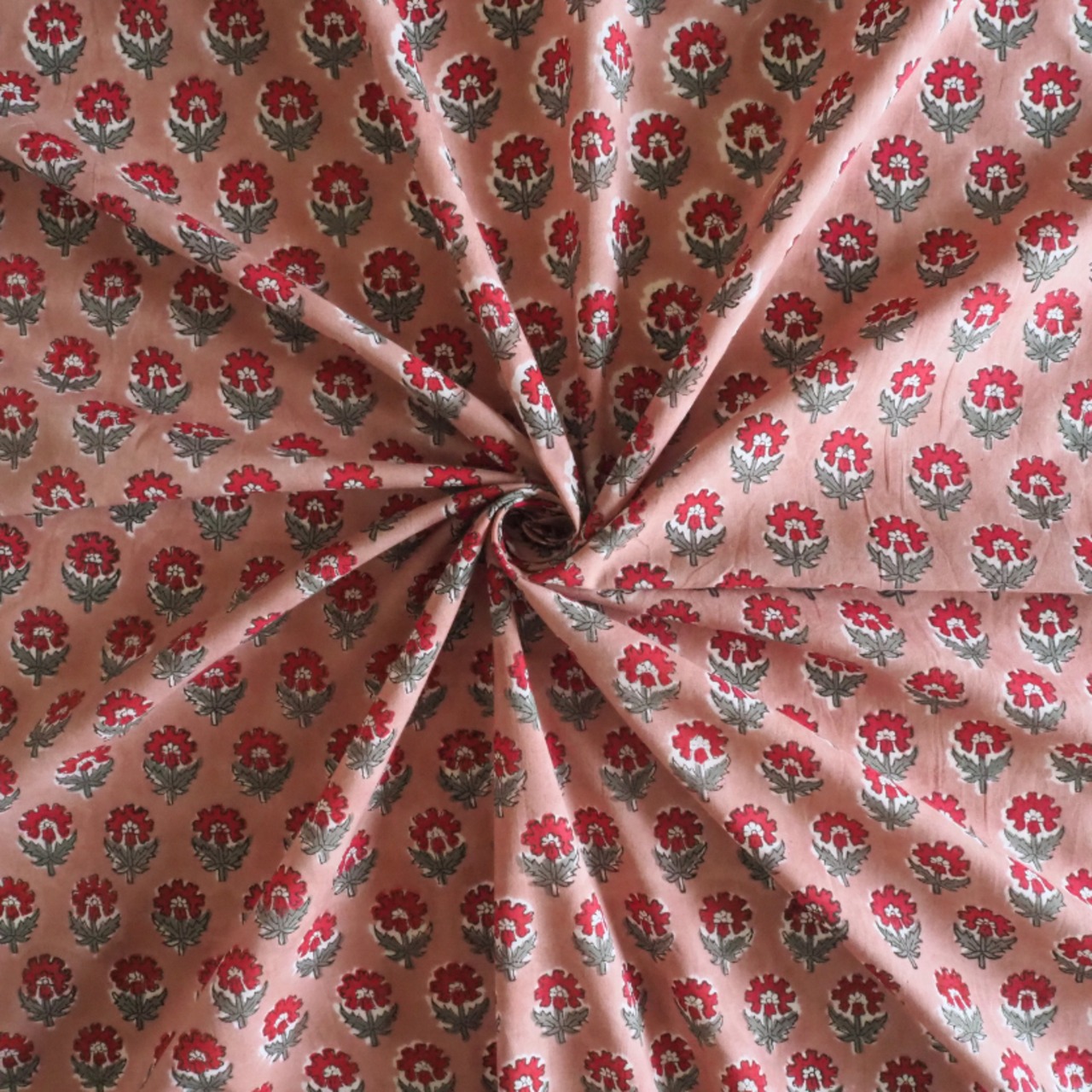 ブロックプリント生地【50cm単位】インド綿  小花柄 ココアブラウン×赤 #59835-BR2