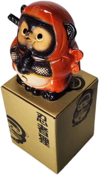 忍者狸 赤 （ドローン）（忍者たぬき・忍者狸・置物・たぬき