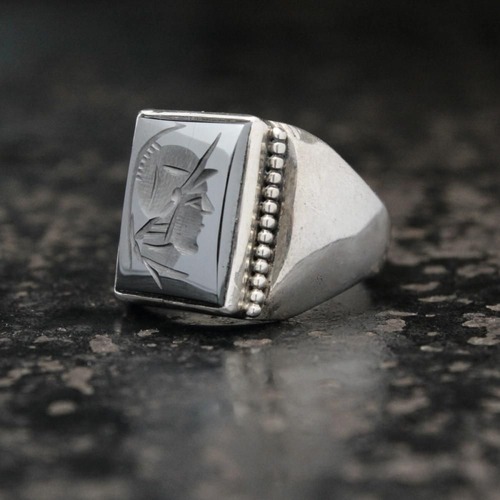 Vintage Mens Cameo Ring [STERLING x Hematite] [1950s-] Roman Soldier Cameo Top