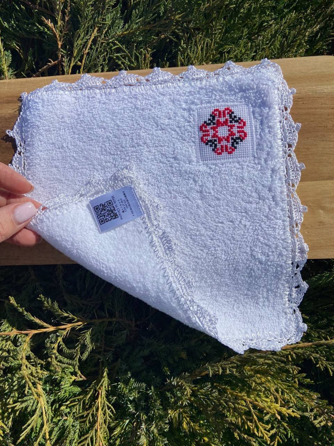 ウクライナ暗号手刺繍入りハンカチー手編みレース（平和）Мир　ハンドタオル - 3