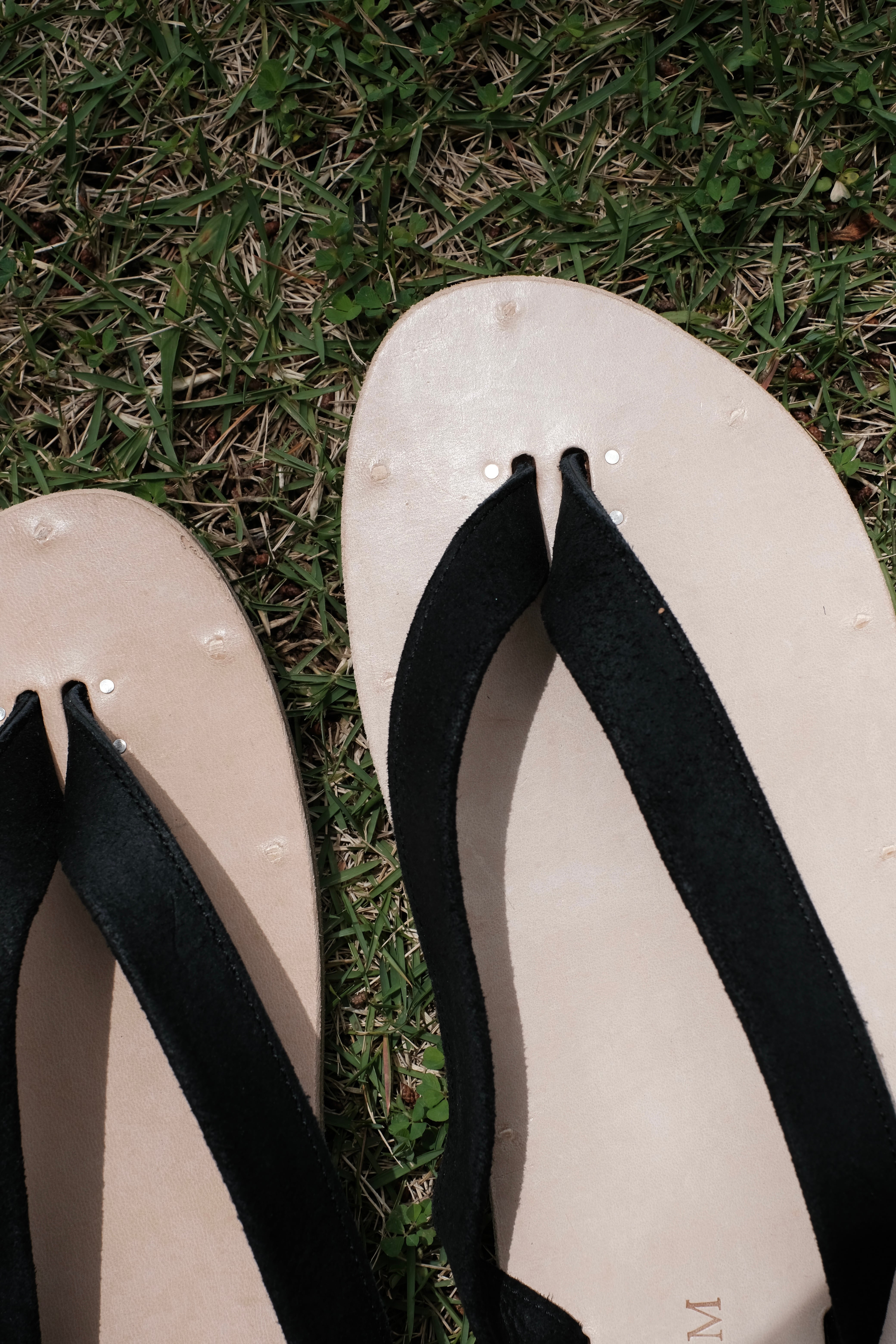 PETROSOLAUM / B-sandals | LIVING