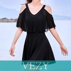 オフショルワンピース水着ショートパンツ付 レディース水着2点セット 大人可愛いオフショルダー水着 きれいめフレア水着 韓国風 露出控えめ おしゃれママ水着ブラック ビキニ 水着 VEZY ベジー  ItemNo.【23966374】