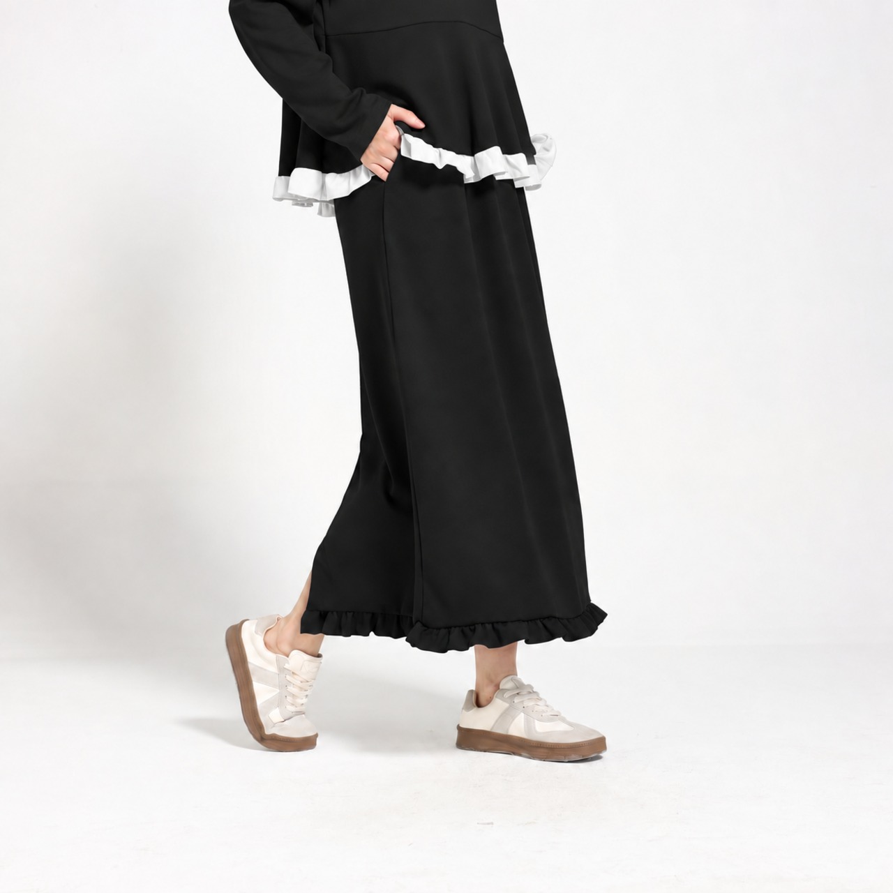 裾フリル ストレッチロングスカート