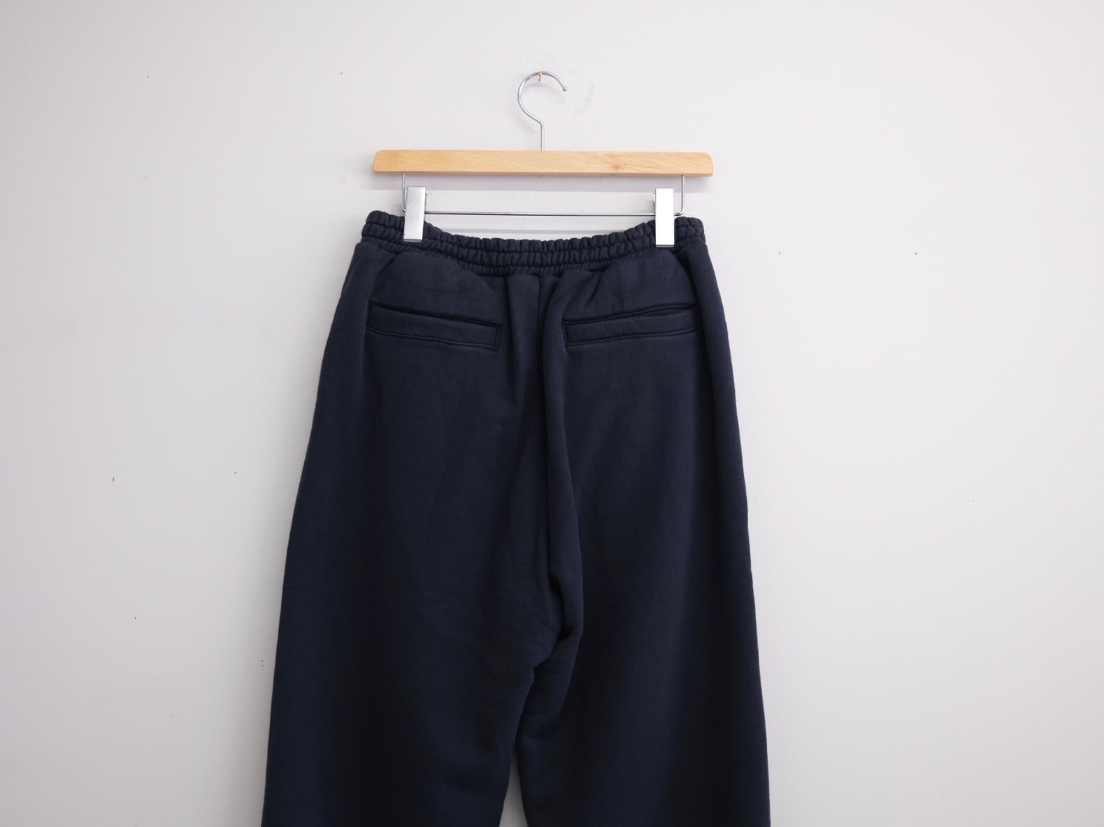 UNIVERSAL PRODUCTS.” JUMBERCA SWEAT PANTS” | Lapel online store