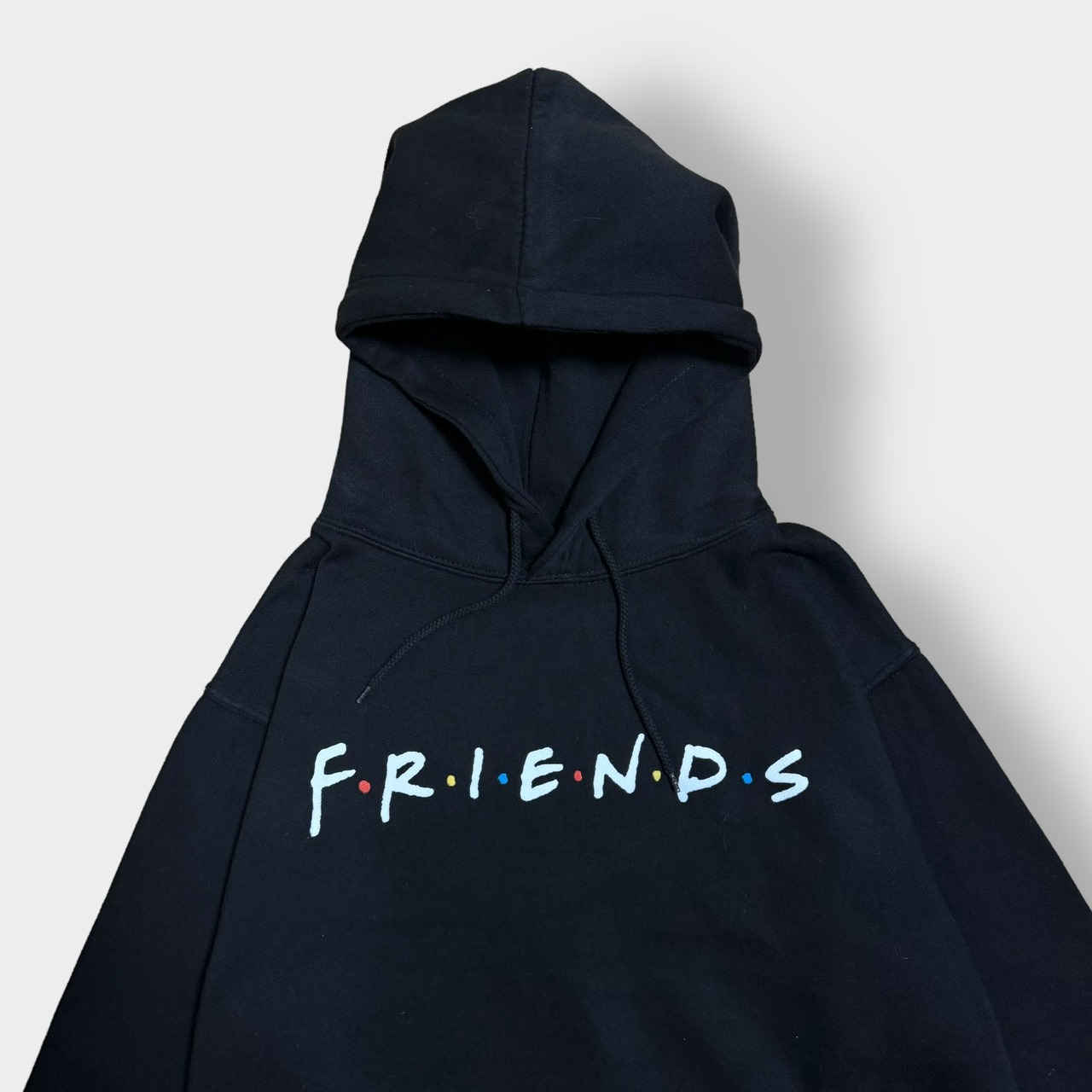 FRIENDS 海外ドラマ フレンズ ロゴ  スウェット パーカー プルオーバー プリント 黒 フーディー M us古着