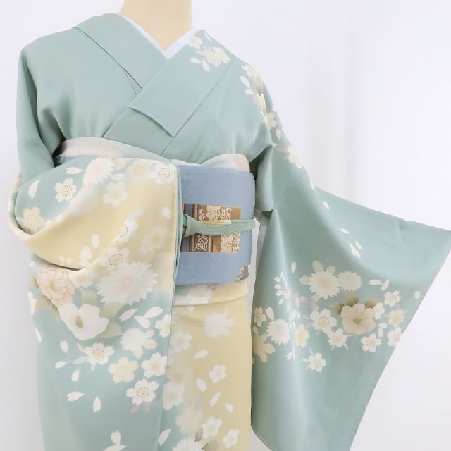 新品 金駒刺繍 着物 正絹 仕付け糸付“錆青磁色の春空を花道と成す桜や