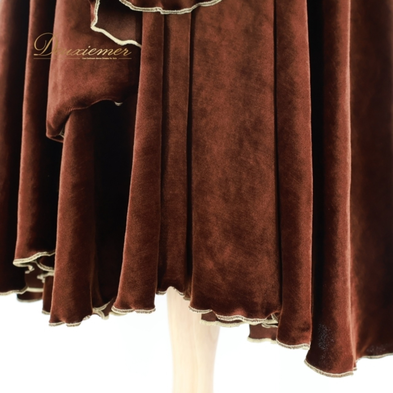社交ダンス 衣装 スカート ブラウン系 チャコット Chacott 茶 巻きスカート ベロア 光沢 高級感 上品 レッスン 練習 かわいい 紐 ダンス衣装 柔らかい生地 ひらひら クリーム色