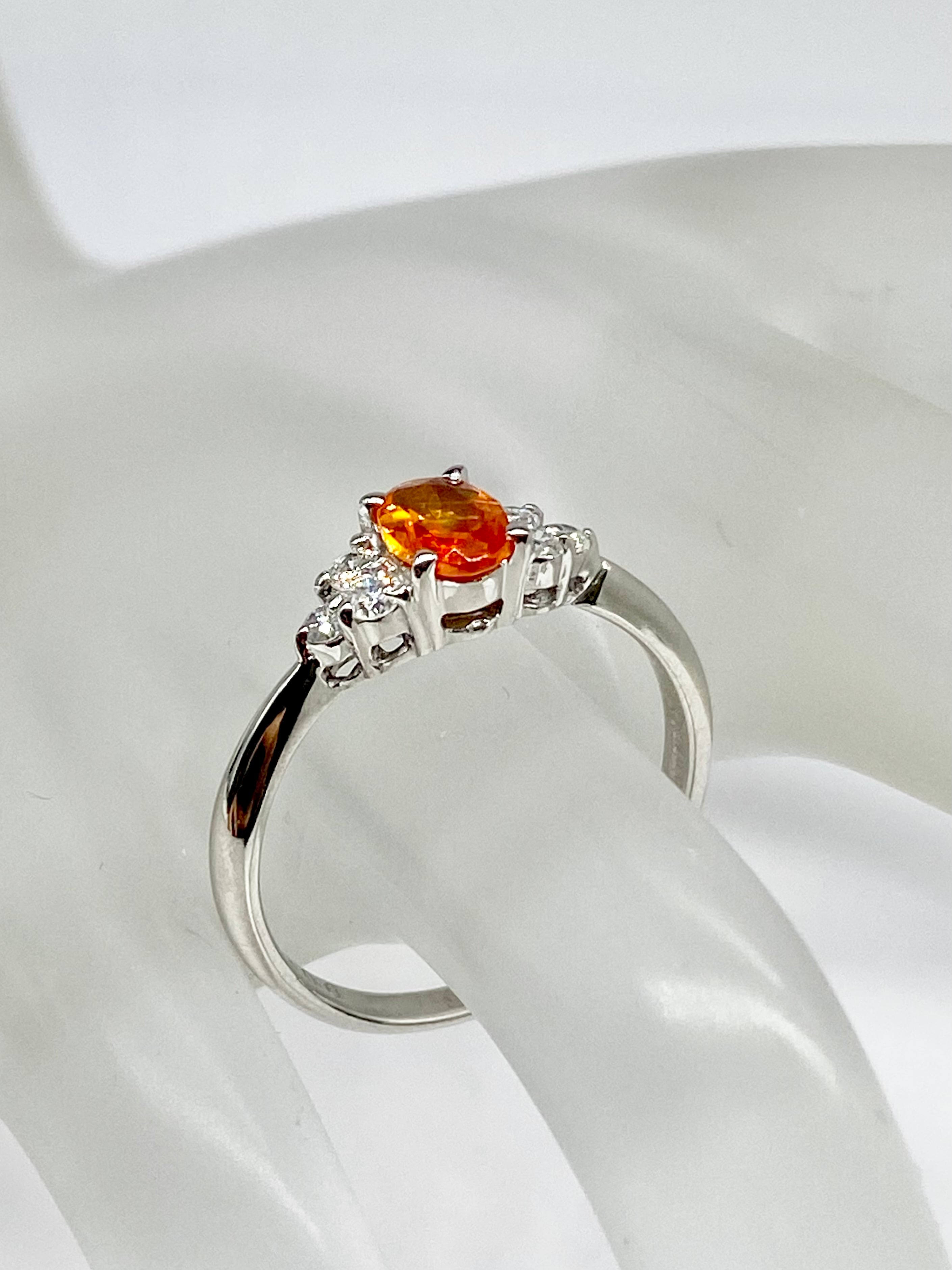スペサルティンガーネット 0.66ct / ダイヤモンド 計0.16ct スペサルティンガーネット 0.66ct / ダイヤモンド 計0.16ct