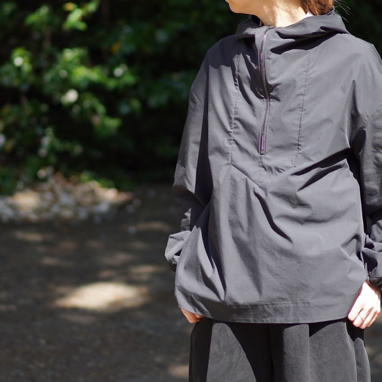 STUDIO NICHOLSON(スタジオニコルソン) EWAN HOODED ANORAK BLACK