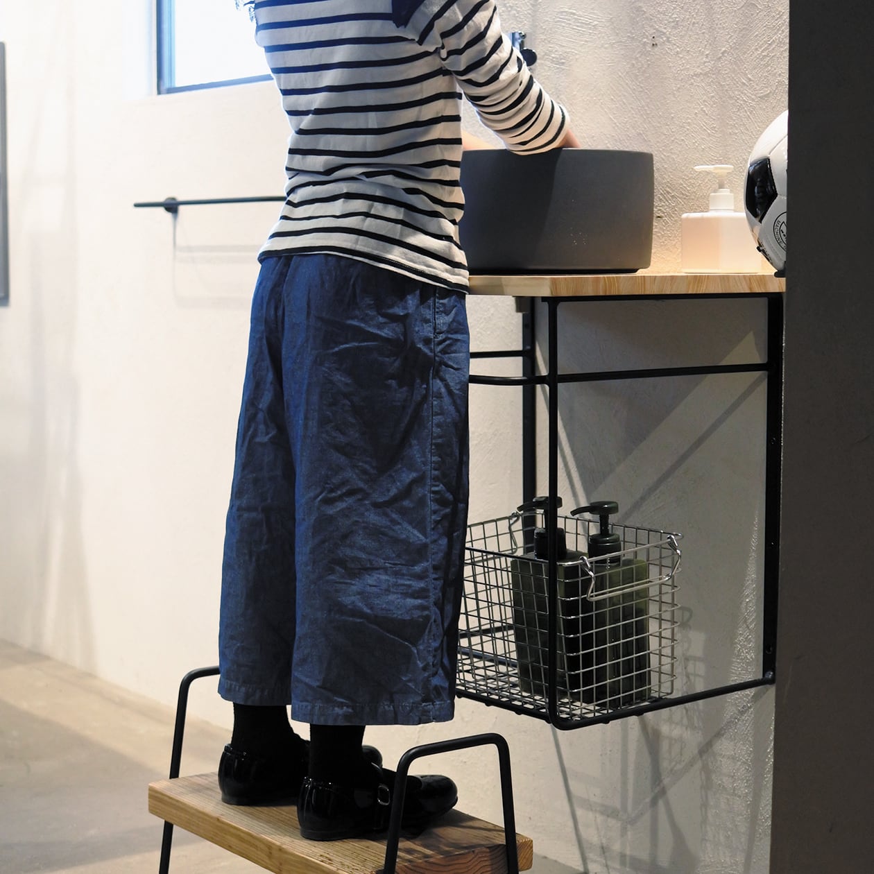 ヨーク 手洗いフレーム【W-YOR2170】サンドブラック | 株式会社杉山