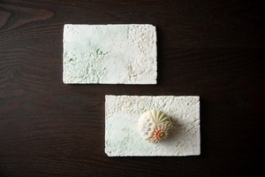 「菓子皿」（懐紙型）｜ 神谷麻穂 (陶芸家)