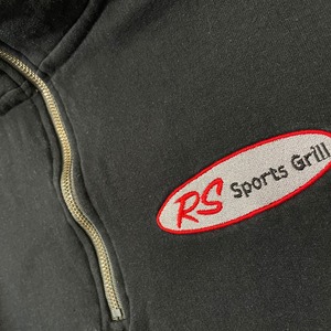 【GILDAN】レストラン 刺繍ロゴ ワンポイントロゴ ハーフジップ スウェット プルオーバー L 黒 アドバタイジング RS SPORT GRILL US古着