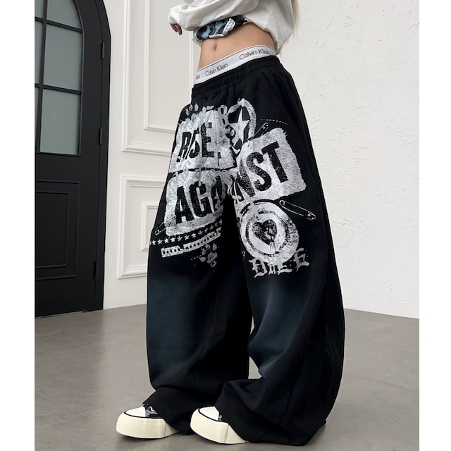 グランジグラフィックルーズフォルムカーブスウェットパンツ 2col R02540