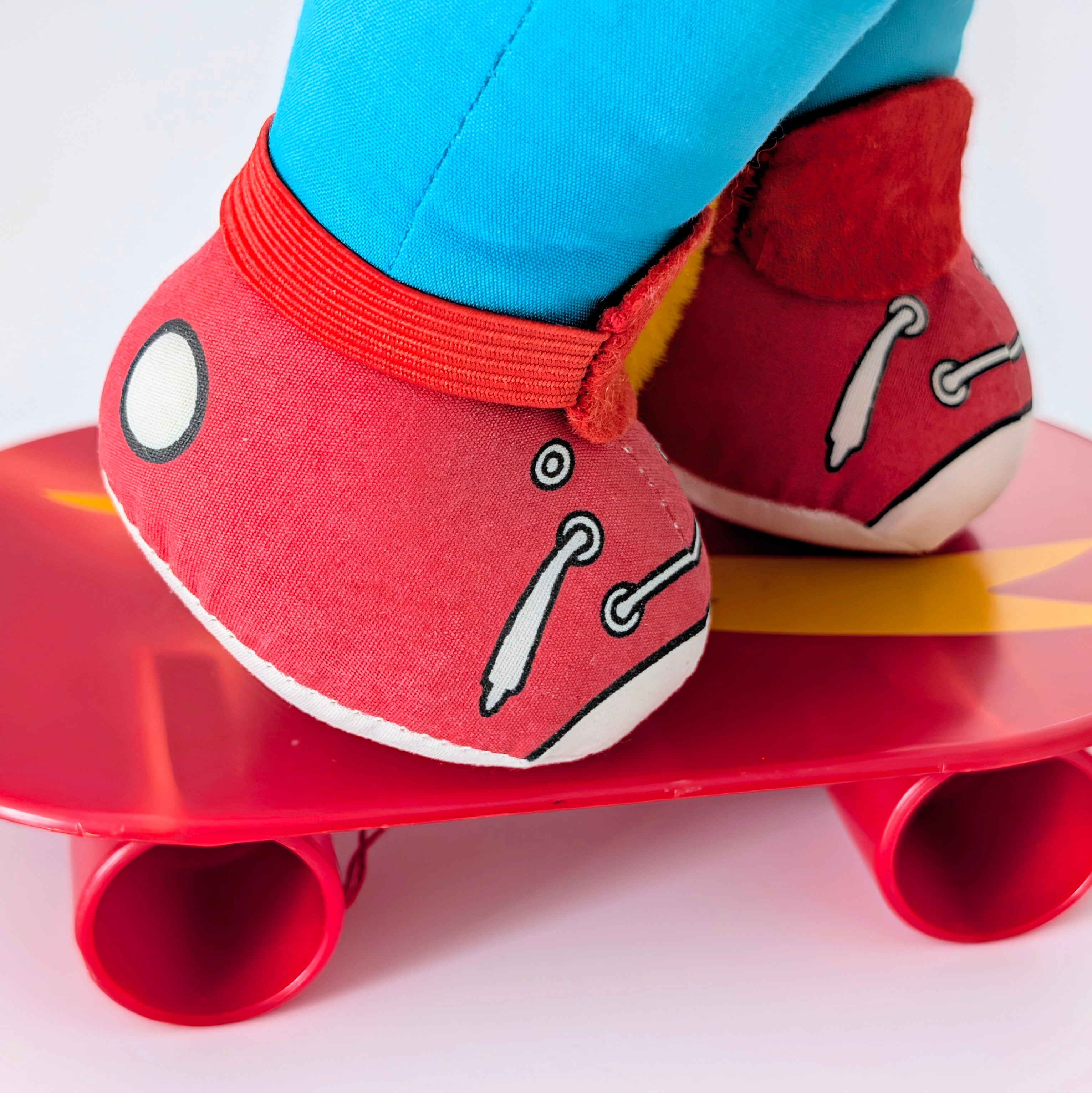 ☆ VINTAGE 1980年代初期 ☆【 Garfield ( ガーフィールド ) 】『 Life in The Fast Lane"「スリル満点の人生」』Garfield riding a skateboard!ぬいぐるみ / プラッシュ / plush / 1980年代年製 〚アメリカン雑貨 アメトイ〛