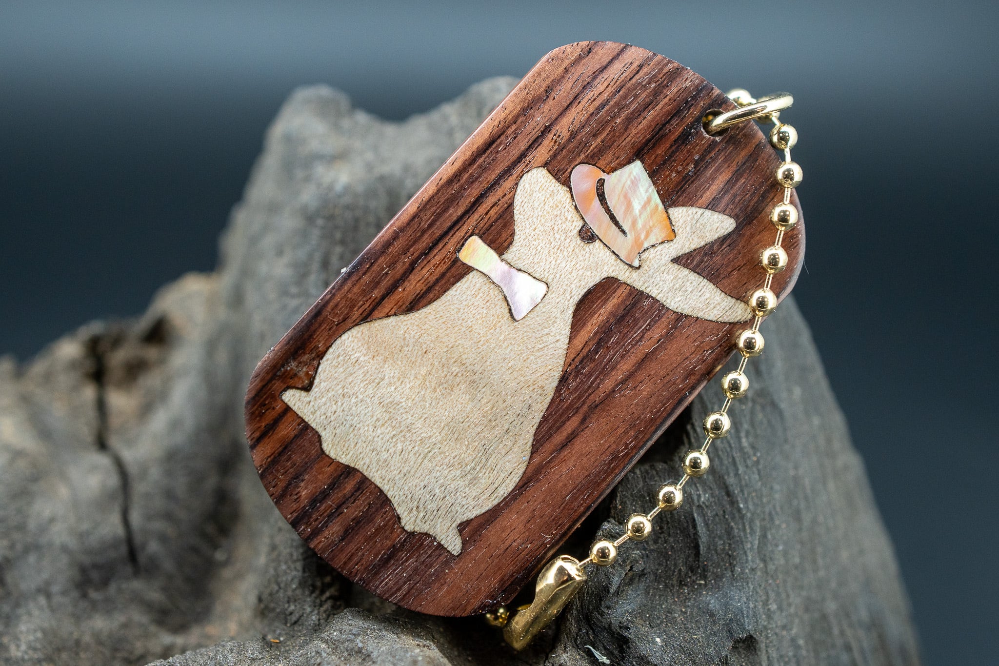 【王室御用達 】キングウッド ドッグタグ 象嵌 三月ウサギ