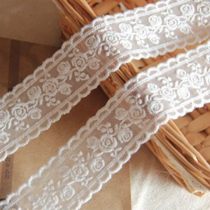 【在庫のみ】レース リボン DIY手芸 服装素材 ギフト飾り 装飾材料 (白い花柄)
