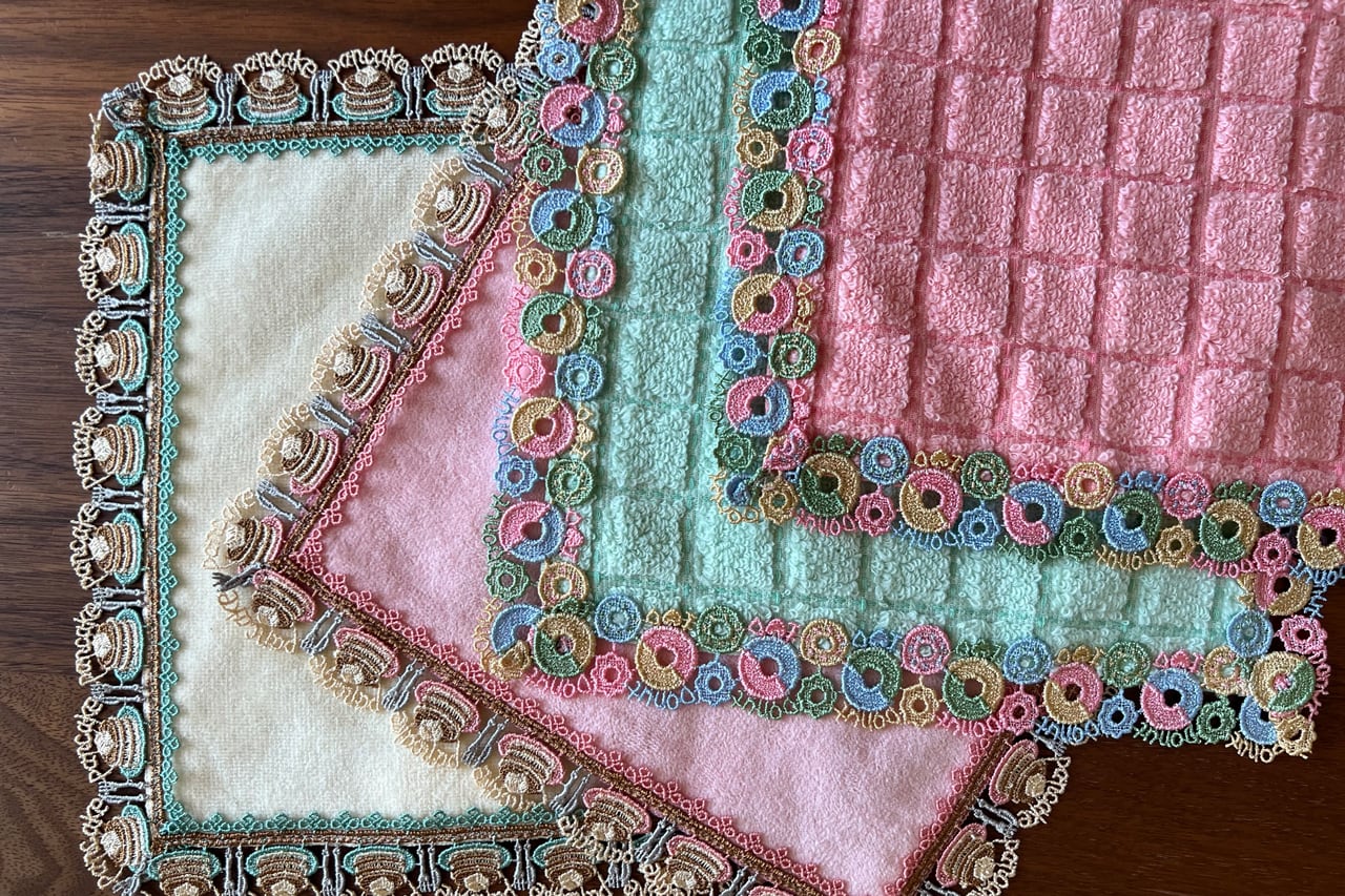 近沢レース店 シーズンタオルハンカチ2枚セット(パンケーキ/ドーナツ)