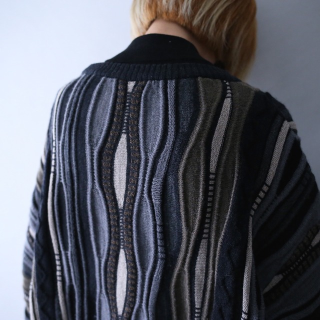 crazy waving 3D knit pattern loose silhouette sweater