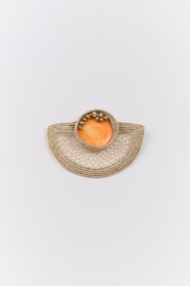 Mother of pearl wire mesh brooch