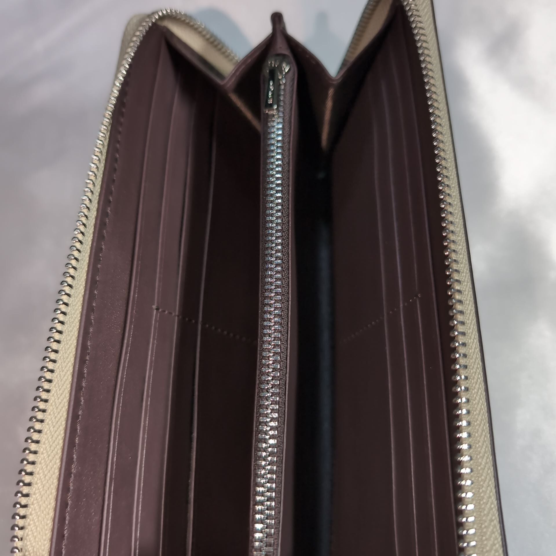 COACHコーチ×ディズニーコラボ ミニーマウスパッチワーク ラウンド