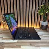 『薄型軽量モデル』NEC LAVIE  メモリ16GB  Core i7第11世代  SSD512GB  ノートパソコン