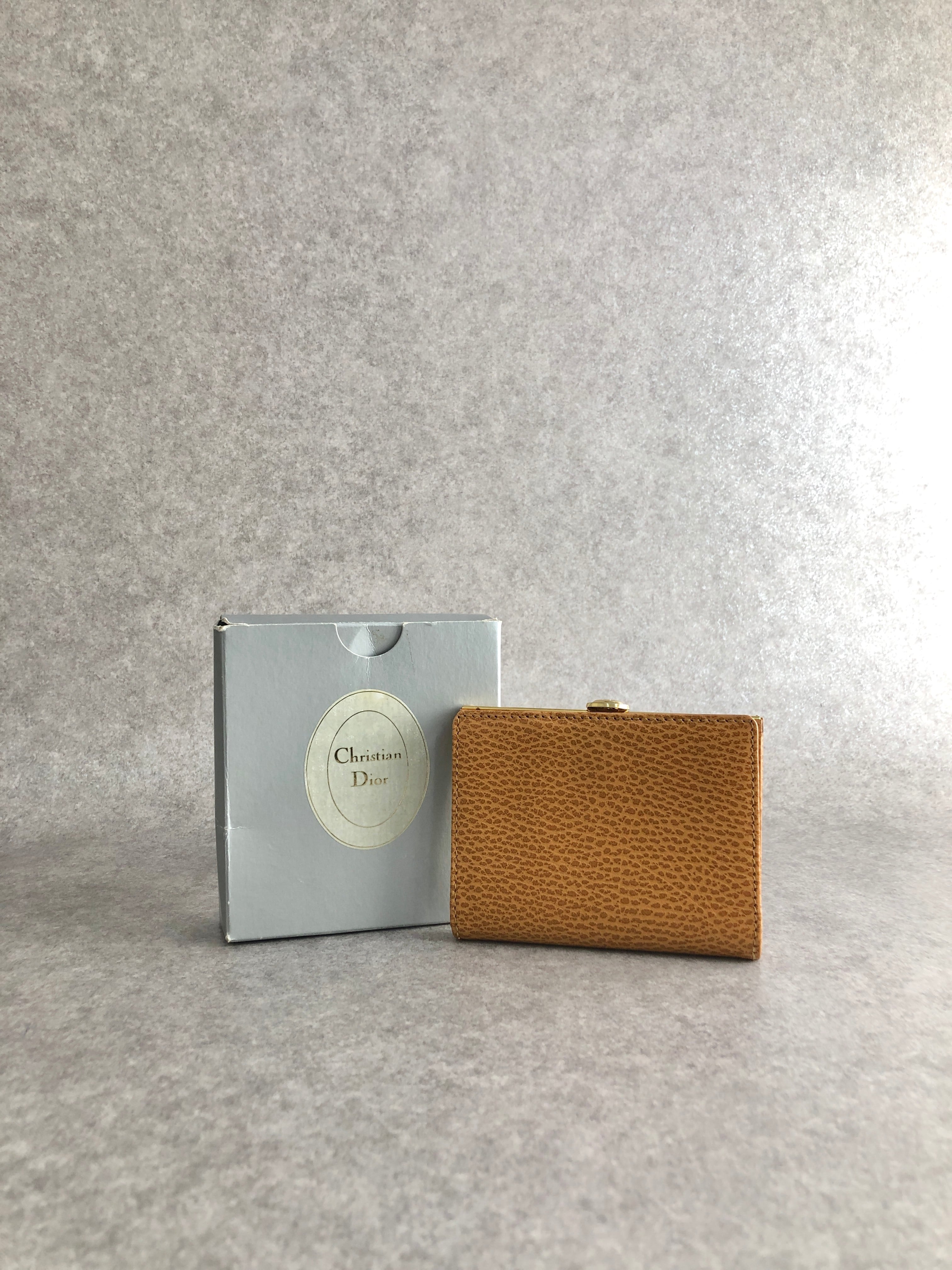 Christian Dior クリスチャン ディオール 財布 ブラウン CDオーバル