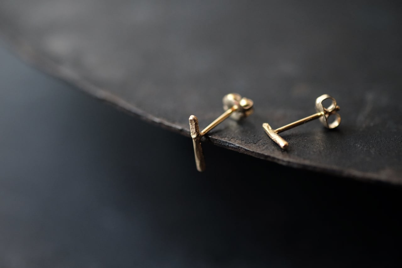 【新品未使用】sunnei ピアス Sunnei ラバライズ ピアス | ブラック | FARFETCH JP