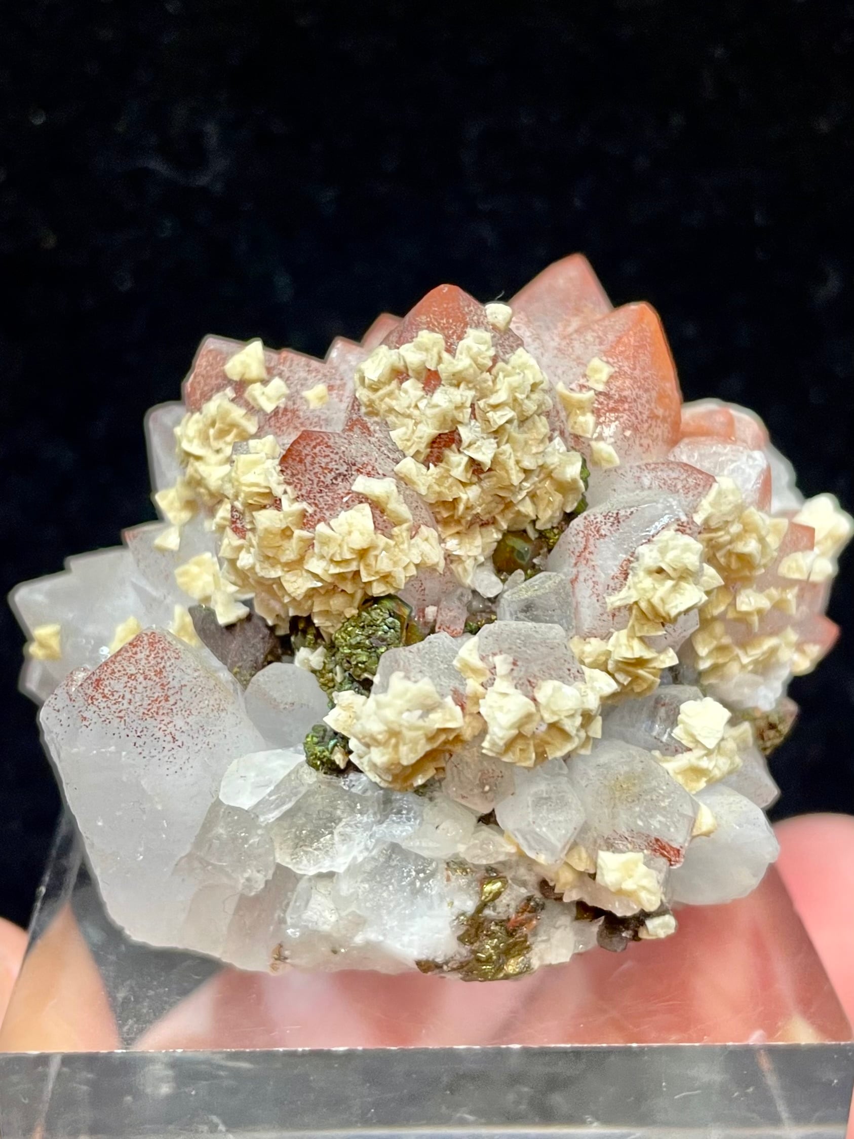 3) レッドクリスタル・パイライト共生鉱物クラスター(フラワー)