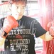 02☆FIGHTER （オツ☆ファイター） WHEN LIFE GETS TOUGH PUT ON YOUR BOXING GLOVES 半袖Tシャツ