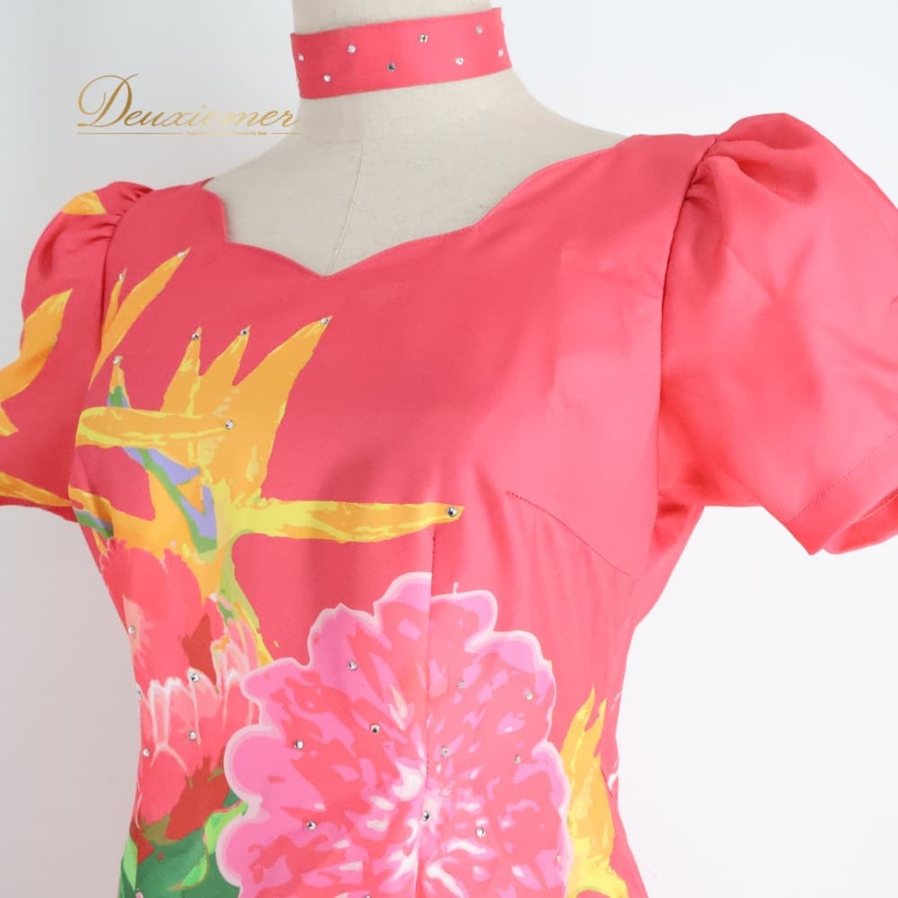 フラダンス 衣装 FANCY DRESS ファンシードレス ワンピース ドレス ピンク系 アシンメトリー チョーカー ラインストーン プロテア柄 花柄 かわいい 華やか 鮮やか 明るい 緑 黄 白 ハワイアン アロハ ハワイアンプリント ダンス レッスン 練習 ワンピースドレス ハワイアンワンピース フラドレス 練習用 フラダンスレッスン レッスン衣装 練習着 ダンス衣装 キッズ 大人 フェミニン きれいめ カラフル 綺麗 プリント柄 花柄プリント チョーカー付き イベント 発表会 舞台 衣装セットアップ